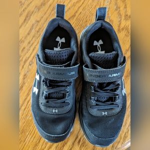 Boys size 2 under armour sneakers